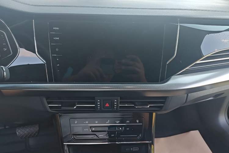 Used Volkswagen Passat 2022 330TSI Starry Luxury Edition Audio And AC Panel