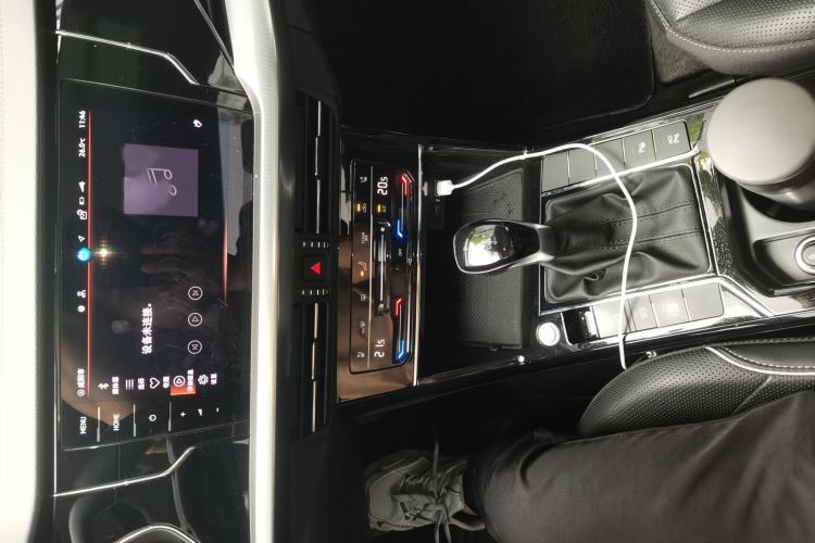 Used Volkswagen Passat 2022 330TSI Luxury Edition Audio And AC Panel