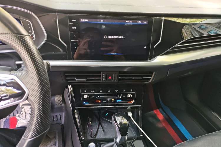 Used Volkswagen Passat 2022 330TSI Starry Luxury Edition Audio And AC Panel