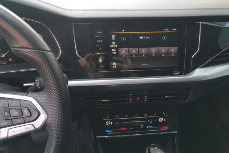 Used Volkswagen Passat 2022 330TSI Starry Elite Edition Audio And AC Panel