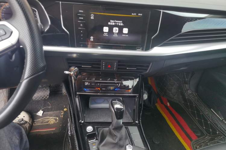 Used Volkswagen Passat 2022 330TSI Starry Elite Edition Audio And AC Panel