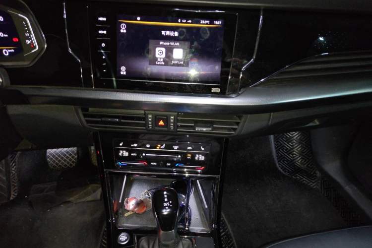 Used Volkswagen Passat 2022 330TSI Starry Elite Edition Audio And AC Panel