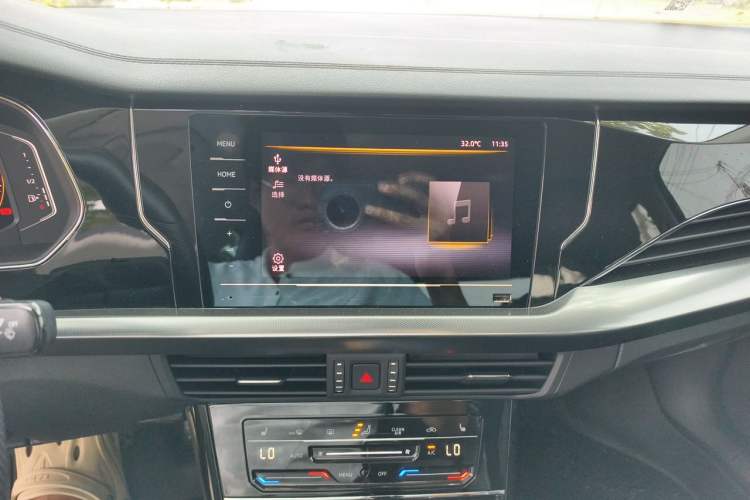 Used Volkswagen Passat 2022 330TSI Starry Elite Edition Audio And AC Panel