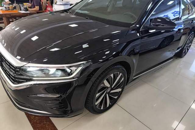 Ojetý Volkswagen Passat 2022 330TSI Elite Edition