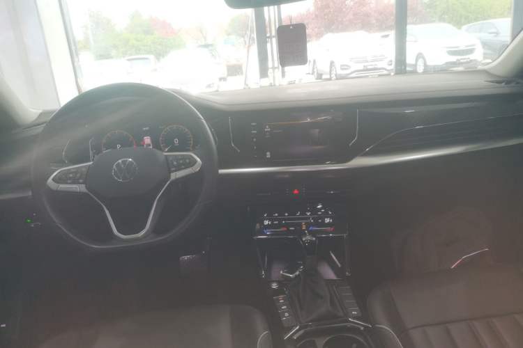 Used Volkswagen Passat 2022 330TSI Elite Edition Center Console