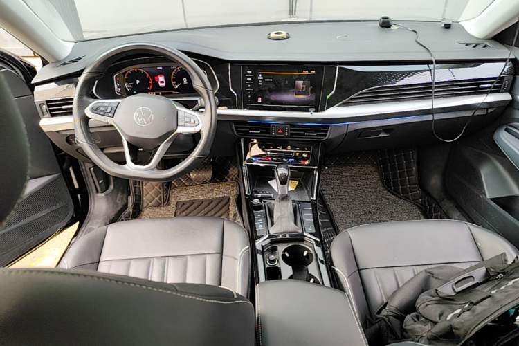 Used Volkswagen Passat 2022 330TSI Starry Elite Edition Center Console