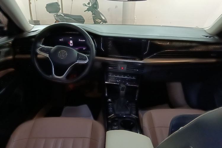 Used Volkswagen Passat 2022 330TSI Elite Edition Center Console