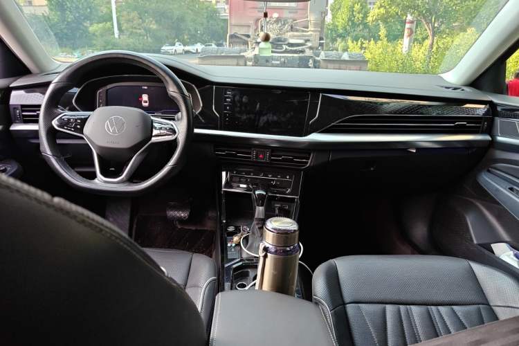 Used Volkswagen Passat 2022 330TSI Starry Luxury Edition Center Console