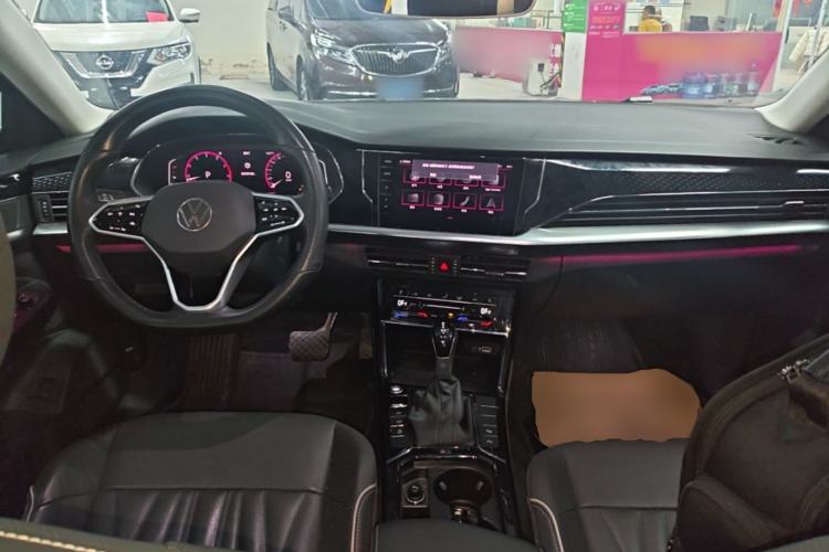 Used Volkswagen Passat 2022 330TSI Luxury Edition Center Console