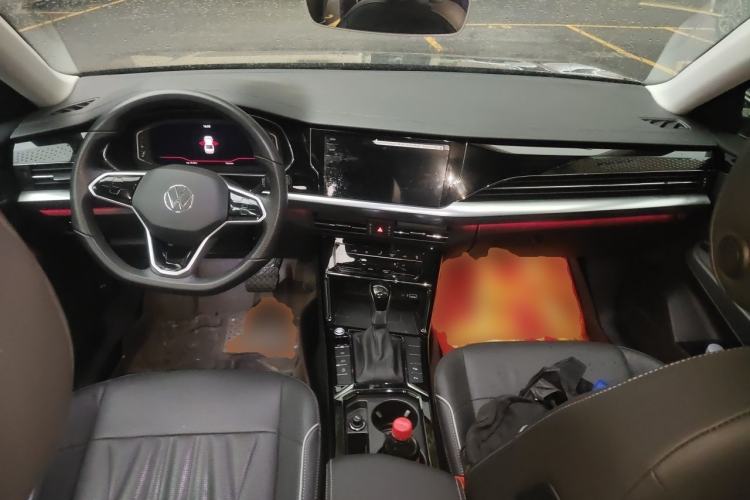 Used Volkswagen Passat 2022 330TSI Luxury Edition Center Console