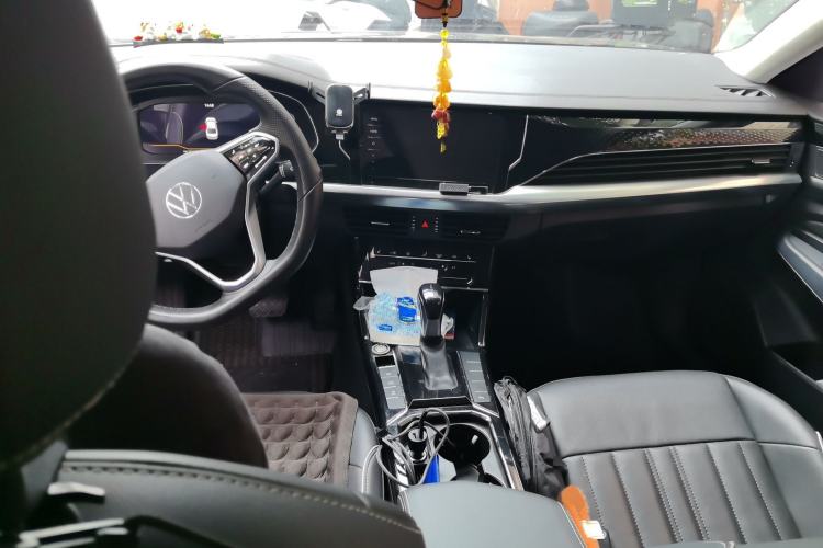 Used Volkswagen Passat 2022 330TSI Starry Luxury Edition Center Console