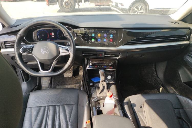 Used Volkswagen Passat 2022 330TSI Starry Luxury Edition Center Console