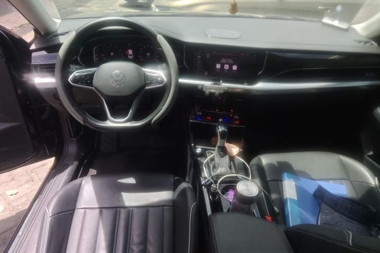 Used Volkswagen Passat 2022 330TSI Starry Elite Edition Center Console