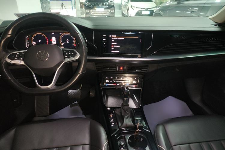 Used Volkswagen Passat 2022 330TSI Elite Edition Center Console