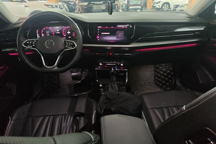 Used Volkswagen Passat 2022 330TSI Starry Luxury Edition Center Console