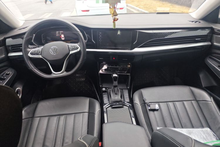 Used Volkswagen Passat 2022 330TSI Starry Elite Edition Center Console