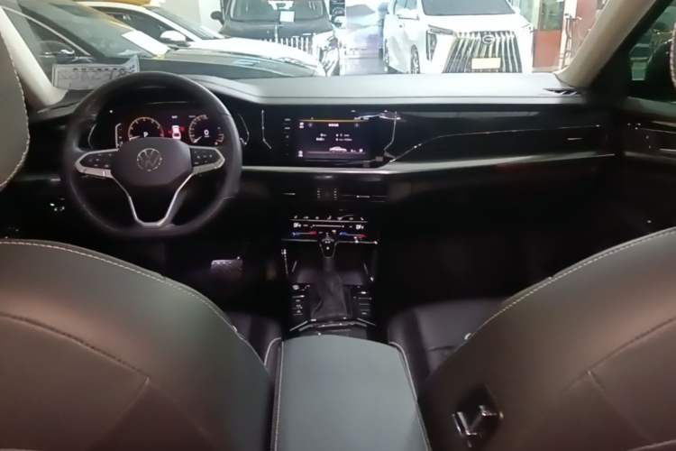 Used Volkswagen Passat 2022 330TSI Starry Elite Edition Center Console