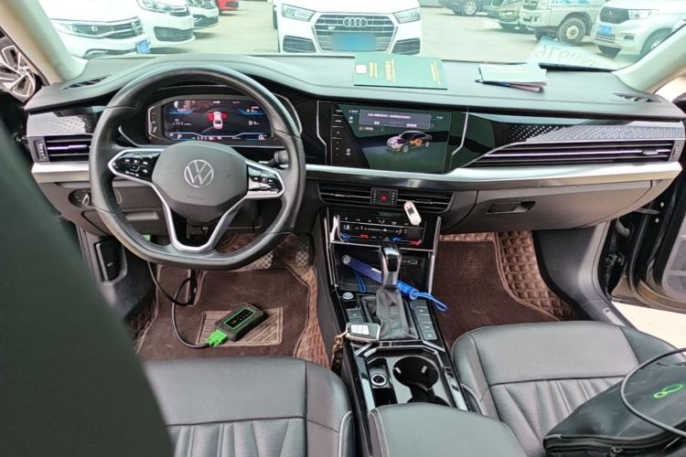 Used Volkswagen Passat 2022 330TSI Elite Edition Center Console