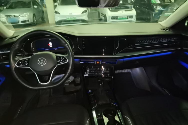 Used Volkswagen Passat 2022 330TSI Starry Luxury Edition Center Console