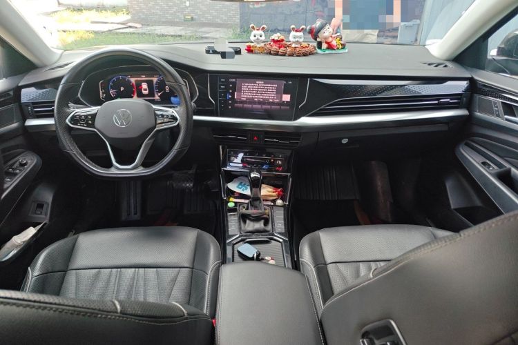 Used Volkswagen Passat 2022 330TSI Starry Luxury Edition Center Console