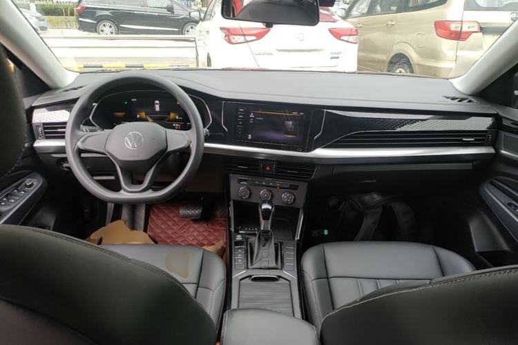 Used Volkswagen Passat 2022 280TSI Business Edition Center Console