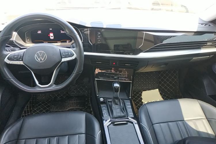 Used Volkswagen Passat 2022 330TSI Elite Edition Center Console