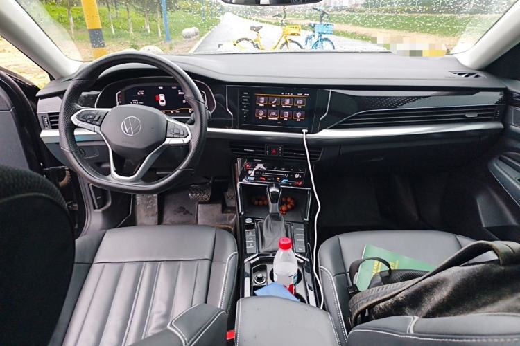 Used Volkswagen Passat 2022 330TSI Elite Edition Center Console
