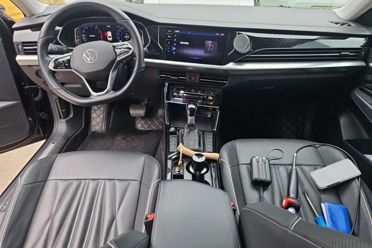 Used Volkswagen Passat 2022 330TSI Starry Luxury Edition Center Console