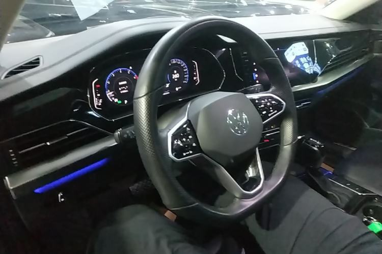 Used Volkswagen Passat 2022 330TSI Starry Luxury Edition Center Console