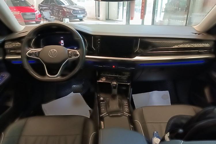 Used Volkswagen Passat 2022 330TSI Starry Luxury Edition Center Console