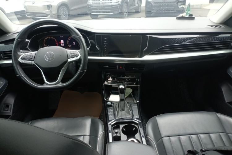 Used Volkswagen Passat 2022 330TSI Elite Edition Center Console