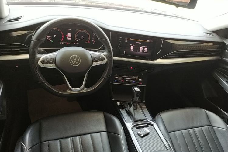 Used Volkswagen Passat 2022 330TSI Elite Edition Center Console