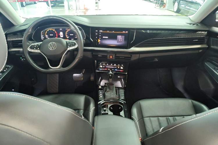 Used Volkswagen Passat 2022 330TSI Elite Edition Center Console
