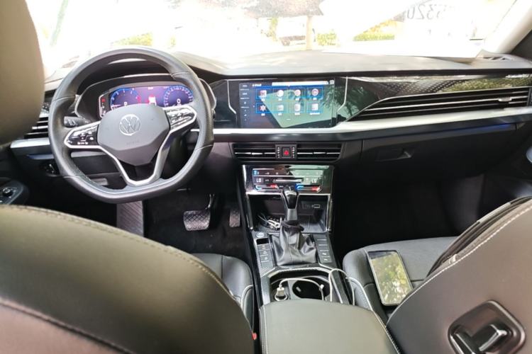 Used Volkswagen Passat 2022 330TSI Starry Luxury Edition Center Console