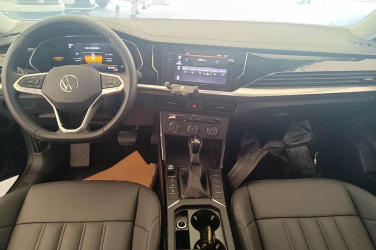 Used Volkswagen Passat 2022 280TSI Business Edition Center Console