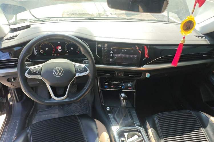Used Volkswagen Passat 2022 330TSI Elite Edition Center Console