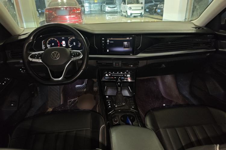 Used Volkswagen Passat 2022 330TSI Elite Edition Center Console