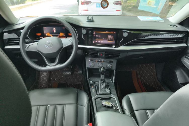 Used Volkswagen Passat 2022 280TSI Business Edition Center Console