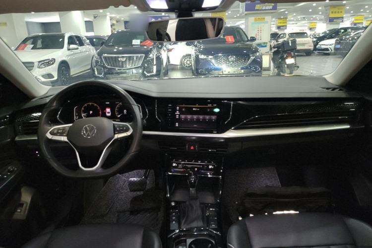 Used Volkswagen Passat 2022 330TSI Elite Edition Center Console