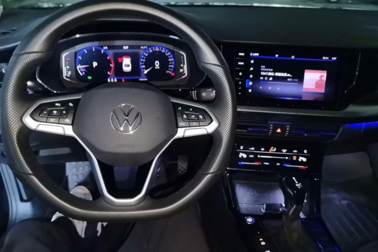 Used Volkswagen Passat 2022 330TSI Luxury Edition Center Console