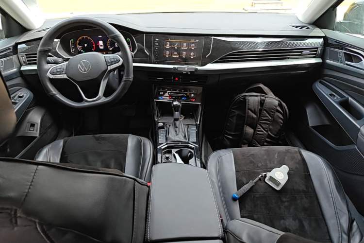 Used Volkswagen Passat 2022 330TSI Starry Elite Edition Center Console