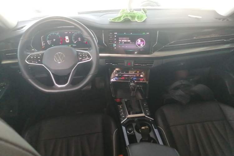 Used Volkswagen Passat 2022 380TSI Flagship Edition Center Console