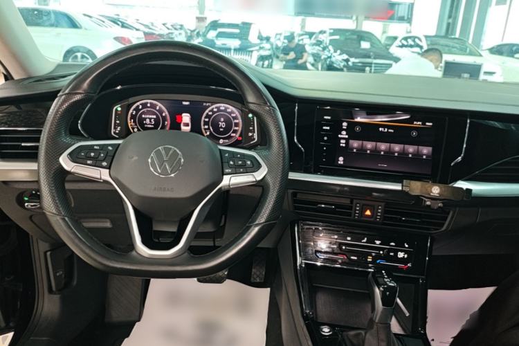 Used Volkswagen Passat 2022 330TSI Starry Elite Edition Center Console