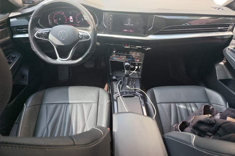 Used Volkswagen Passat 2022 330TSI Starry Luxury Edition Center Console