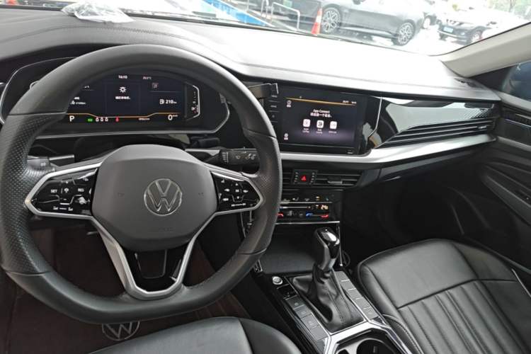 Used Volkswagen Passat 2022 330TSI Starry Elite Edition Custom Version Center Console