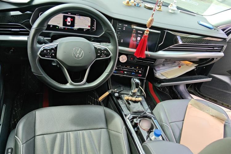 Used Volkswagen Passat 2022 330TSI Starry Luxury Edition Center Console