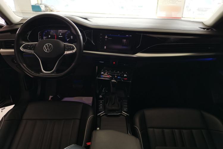 Used Volkswagen Passat 2022 330TSI Elite Edition Center Console