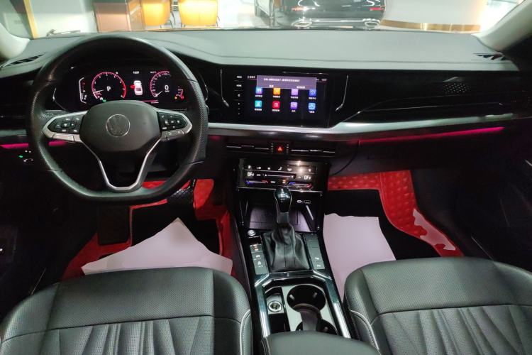 Used Volkswagen Passat 2022 330TSI Luxury Edition Center Console
