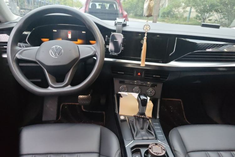 Used Volkswagen Passat 2022 280TSI Business Edition Center Console