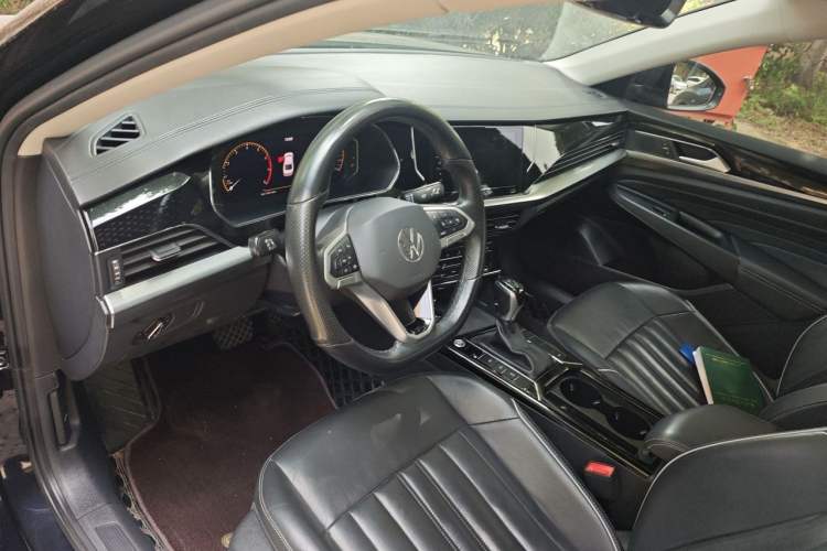 Used Volkswagen Passat 2022 280TSI Elite Edition Center Console